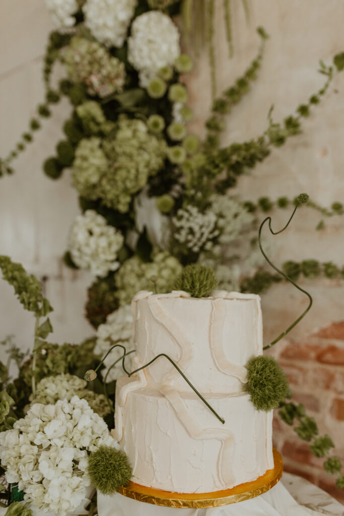 Houston wedding budget tips, Save on Houston wedding costs, Houston wedding deals 2025, Houston wedding discounts 2026, How to save on a Houston wedding, Book Houston wedding venue early, Houston wedding planning on a budget, Affordable wedding venues Houston, Houston wedding tips for engaged couples, Houston wedding costs 2025–2026