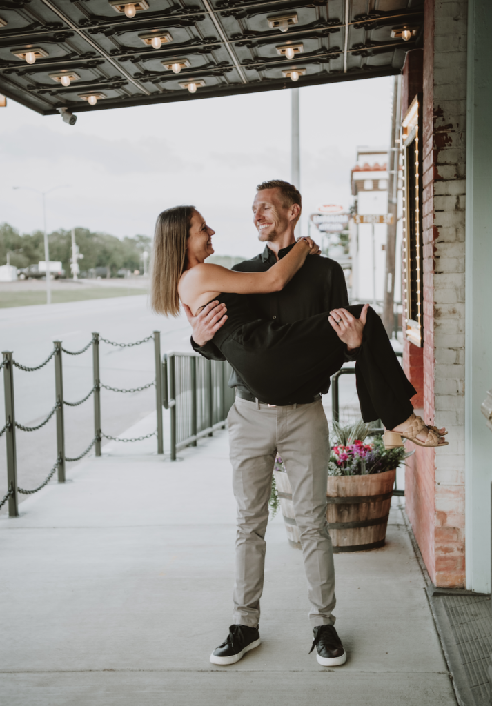 when to take engagement photos Houston, best time for engagement photos in Houston, Houston engagement photo timeline, engagement photo season Houston, Houston engagement photography tips, when should couples take engagement photos Texas, engagement photos before wedding Houston, Houston wedding planning engagement photos, best months for engagement photos in Houston, engagement photo locations near Houston venues