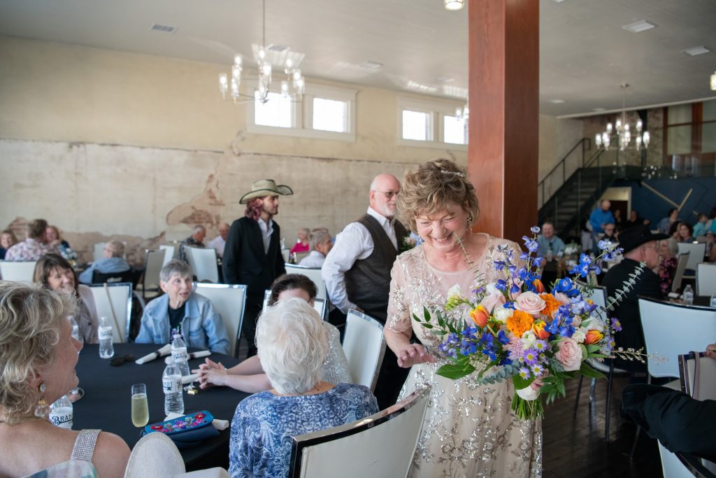 wedding weekend itinerary, wedding weekend timeline, what to do the day before your wedding, wedding day checklist for brides, wedding morning timeline, wedding emergency kit checklist, rehearsal dinner planning guide, wedding night bag checklist, wedding planning, timeline Houston, wedding weekend schedule for brides